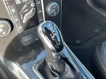 Photo 16 Volvo V40  T2 122 ch Geartronic 6