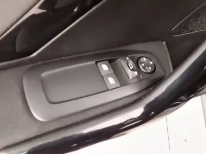 Photo 19 Peugeot 208  BlueHDi 100ch S&S BVM5