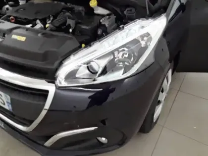 Photo 15 Peugeot 208  BlueHDi 100ch S&S BVM5