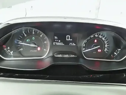 Photo 9 Peugeot 208  BlueHDi 100ch S&S BVM5