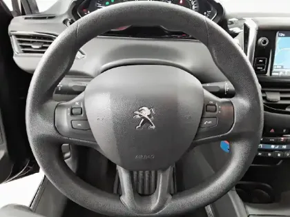 Photo 8 Peugeot 208  BlueHDi 100ch S&S BVM5