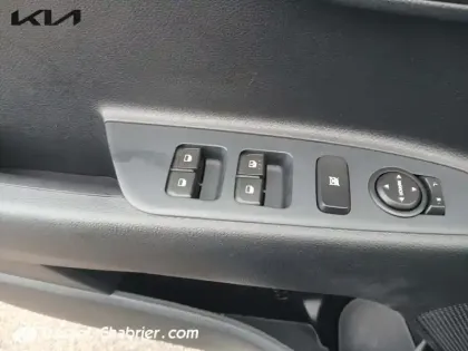 Photo 23 Kia Stonic  1.0 T-GDi 100 ch DCT7