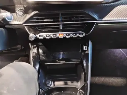 Photo 18 Peugeot 208  PureTech 100 S&S EAT8