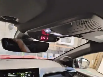 Photo 24 Peugeot 208  PureTech 100 S&S EAT8