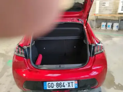 Photo 14 Peugeot 208  PureTech 100 S&S EAT8