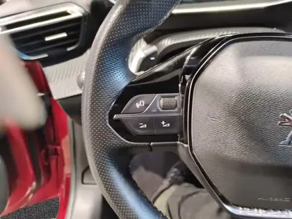 Photo 22 Peugeot 208  PureTech 100 S&S EAT8