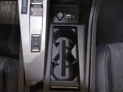 Photo 28 Peugeot 308  SW PureTech 130ch S&S EAT8