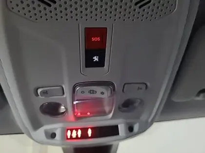 Photo 25 Peugeot 208  PureTech 75 S&S BVM5