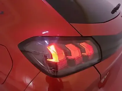 Photo 16 Peugeot 208  PureTech 75 S&S BVM5