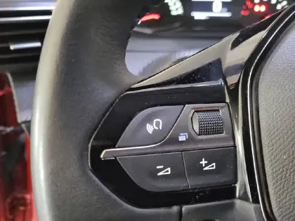 Photo 27 Peugeot 208  PureTech 75 S&S BVM5