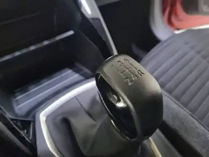 Photo 13 Peugeot 208  PureTech 75 S&S BVM5