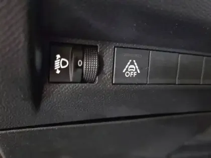 Photo 29 Peugeot 208  PureTech 75 S&S BVM5