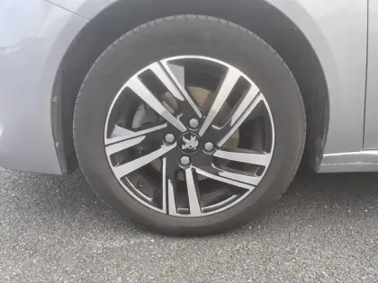 Photo 12 Peugeot 208  PureTech 100 S&S EAT8