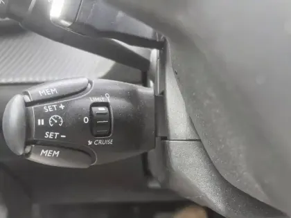 Photo 19 Peugeot 208  PureTech 100 S&S EAT8