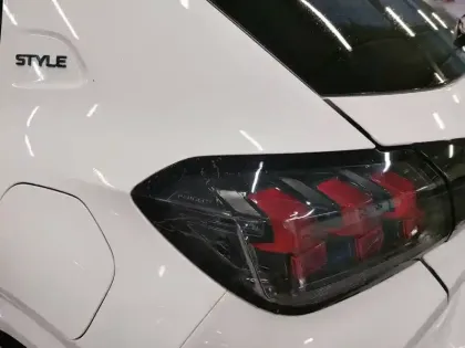 Photo 16 Peugeot 208  PureTech 75 S&S BVM5