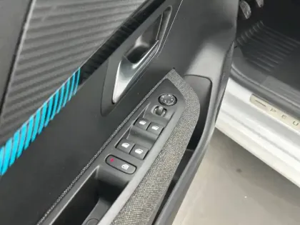 Photo 37 Peugeot 208 Gén. II Ph1 NG Style 5