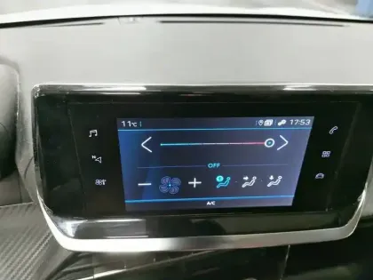 Photo 14 Peugeot 208  PureTech 75 S&S BVM5