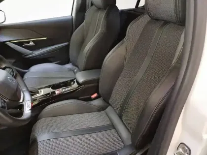 Photo 10 Peugeot 208  PureTech 130 S&S EAT8