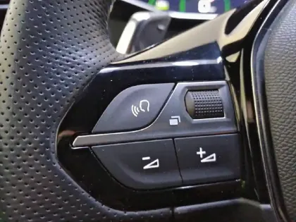 Photo 26 Peugeot 208  PureTech 130 S&S EAT8