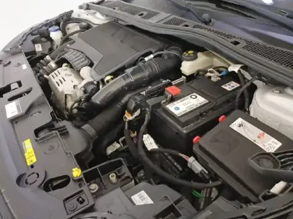 Photo 14 Peugeot 208  PureTech 130 S&S EAT8