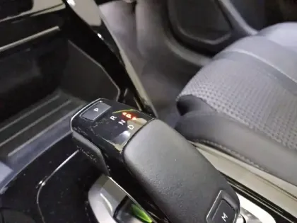 Photo 13 Peugeot 208  PureTech 130 S&S EAT8