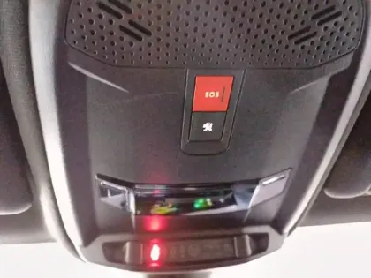 Photo 24 Peugeot 208  PureTech 130 S&S EAT8