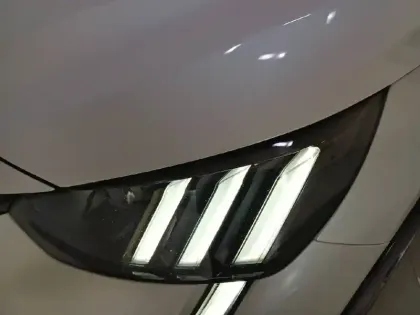 Photo 15 Peugeot 208  PureTech 130 S&S EAT8