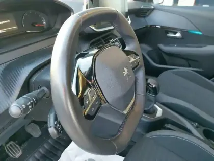 Photo 48 Peugeot 208  PureTech 75 S&S BVM5