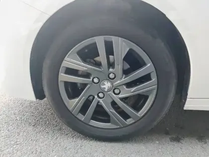 Photo 12 Peugeot 208  PureTech 75 S&S BVM5