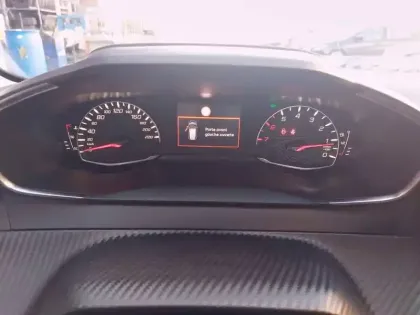 Photo 9 Peugeot 208  PureTech 75 S&S BVM5