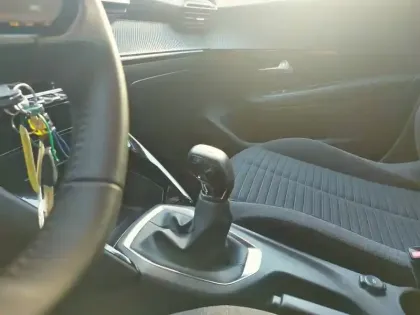 Photo 13 Peugeot 208  PureTech 75 S&S BVM5