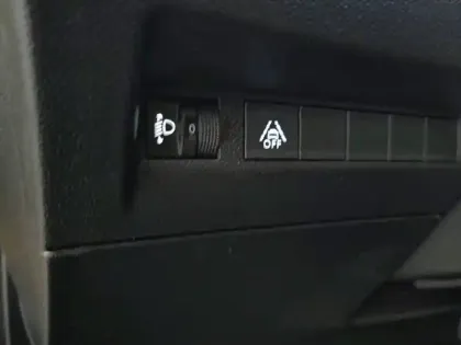 Photo 29 Peugeot 208  Electrique 50 kWh 136ch