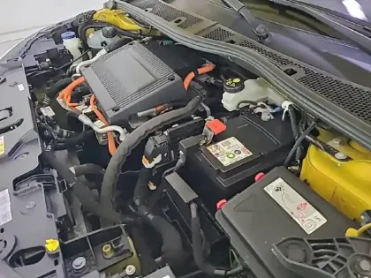 Photo 14 Peugeot 208  Electrique 50 kWh 136ch