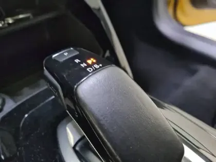 Photo 13 Peugeot 208  Electrique 50 kWh 136ch