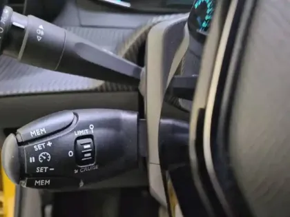 Photo 26 Peugeot 208  Electrique 50 kWh 136ch