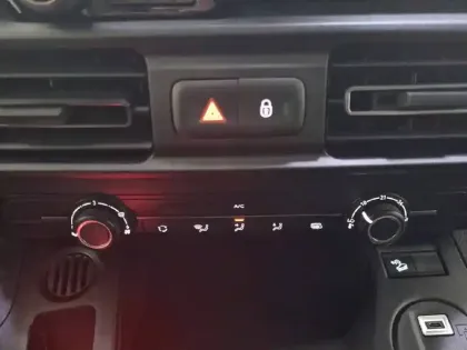 Photo 24 Peugeot Partner  FOURGON XL 950 KG BLUEHDI 130 S&S BVM6