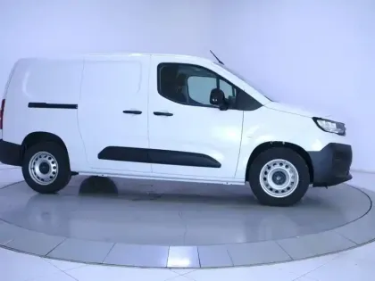 Photo 67 Peugeot Partner  FOURGON XL 950 KG BLUEHDI 130 S&S BVM6