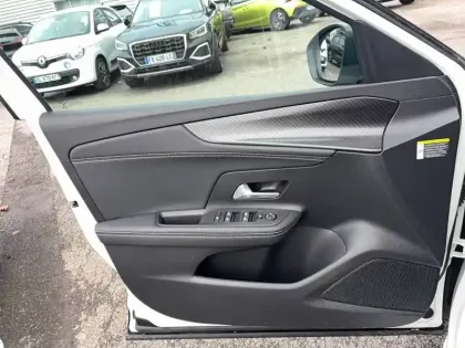 Photo 10 Opel Mokka  Electrique 136 ch & Batterie 50 kWh