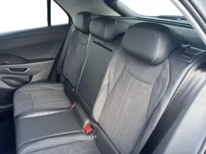 Photo 13 Volkswagen T-roc  1.5 eTSI EVO2 Hybrid 116 ch DSG7