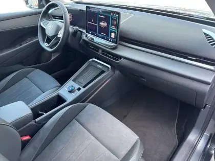 Photo 8 Volkswagen T-roc  1.5 eTSI EVO2 Hybrid 116 ch DSG7