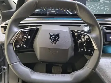 Photo 28 Peugeot 3008  Hybrid 145 e-DCS6