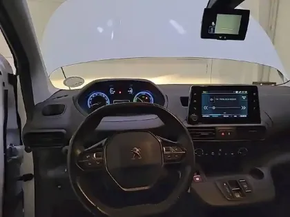 Photo 7 Peugeot Partner E- FOURGON STANDARD 800 KG 136 CH BATTERIE 50 KWH