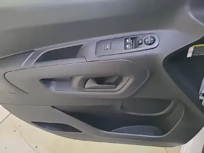 Photo 29 Peugeot Partner E- FOURGON STANDARD 800 KG 136 CH BATTERIE 50 KWH