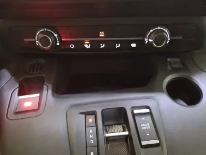 Photo 30 Peugeot Partner E- FOURGON STANDARD 800 KG 136 CH BATTERIE 50 KWH