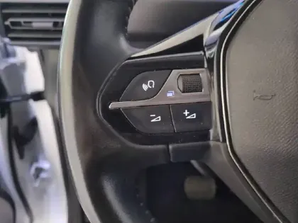 Photo 27 Peugeot Partner E- FOURGON STANDARD 800 KG 136 CH BATTERIE 50 KWH