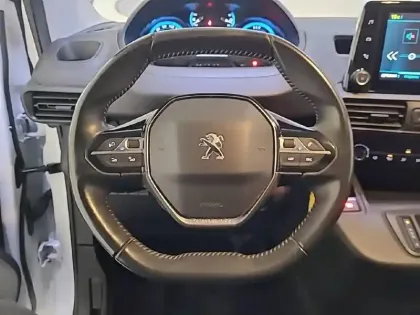 Photo 8 Peugeot Partner E- FOURGON STANDARD 800 KG 136 CH BATTERIE 50 KWH