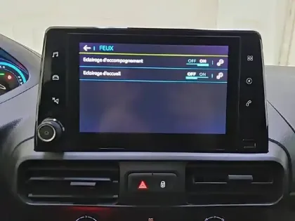 Photo 24 Peugeot Partner E- FOURGON STANDARD 800 KG 136 CH BATTERIE 50 KWH