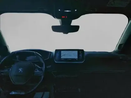 Photo 7 Peugeot 2008  Moteur électrique 136 ch