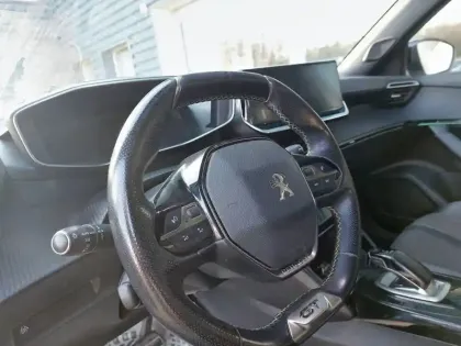 Photo 8 Peugeot 2008  Moteur électrique 136 ch