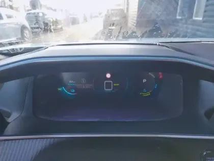 Photo 9 Peugeot 2008  Moteur électrique 136 ch